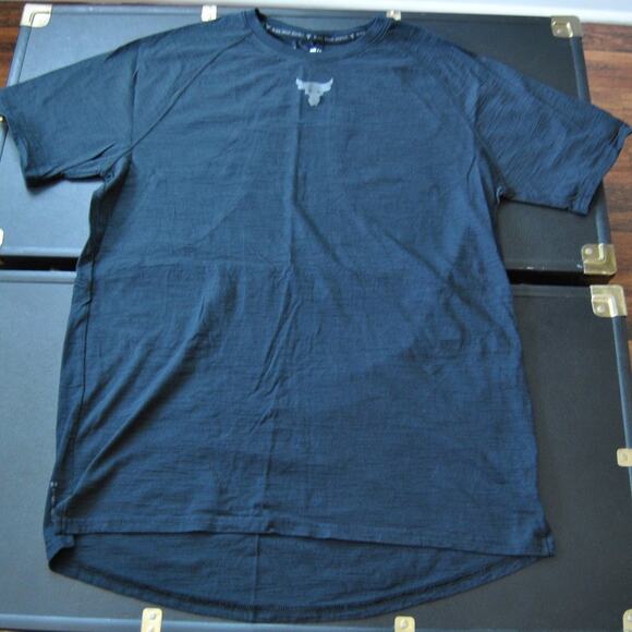 Project Rock Brahma Bull Under Armour Medium Short Sleeve Shirt - Picture 1 of 10